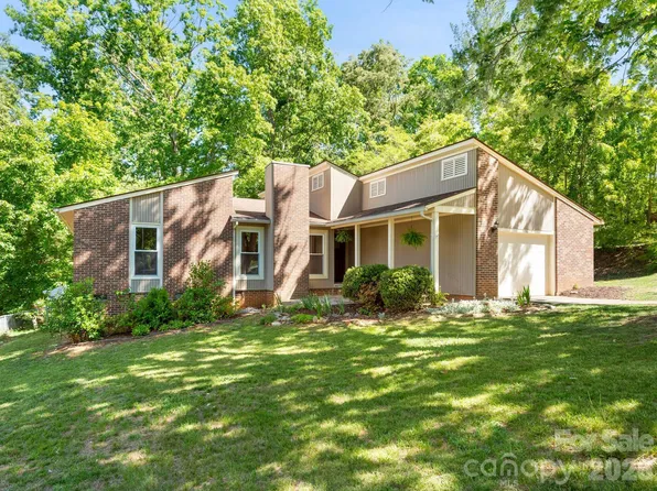 56 Knoll Ridge Dr, Asheville, NC 28804