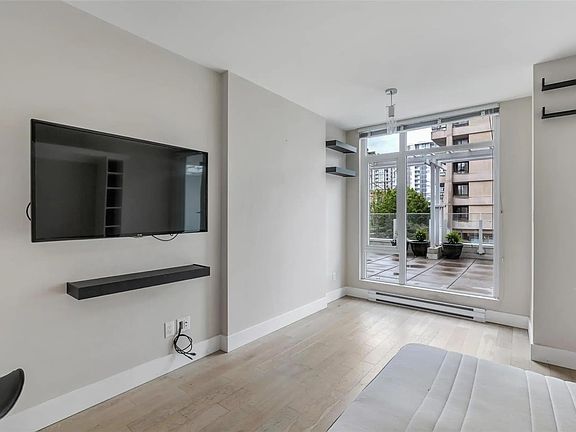 4th image of 1090 Johnson St #205