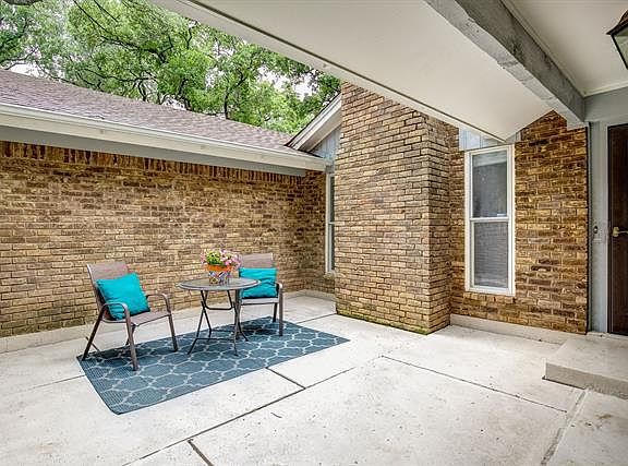 3rd image of 309 Tanglewood Ln