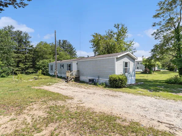 3216 E Stage Rd, Ionia, MI 48846