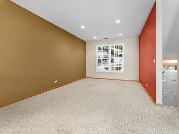 2nd image of 31754 N Pineview Blvd