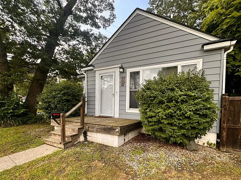505 Gardendale St — Photo 3