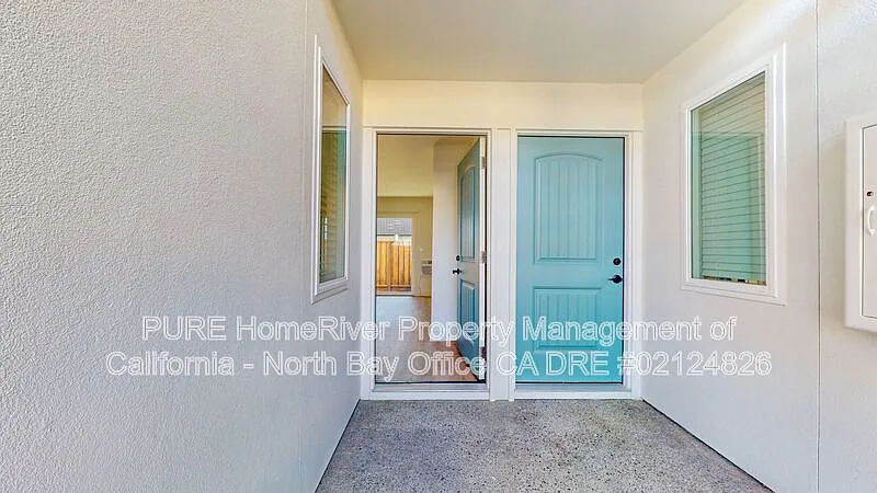 2 bed, 1.0 bath, 800 sqft, $2,400 — Photo 2