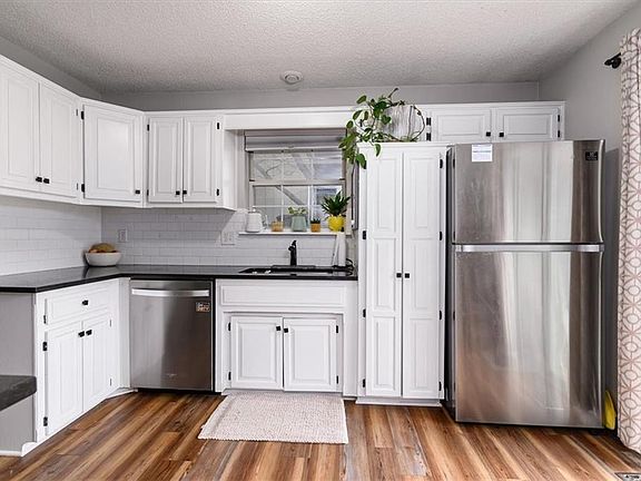 5th image of 6612 NW Hidden Valley Rd