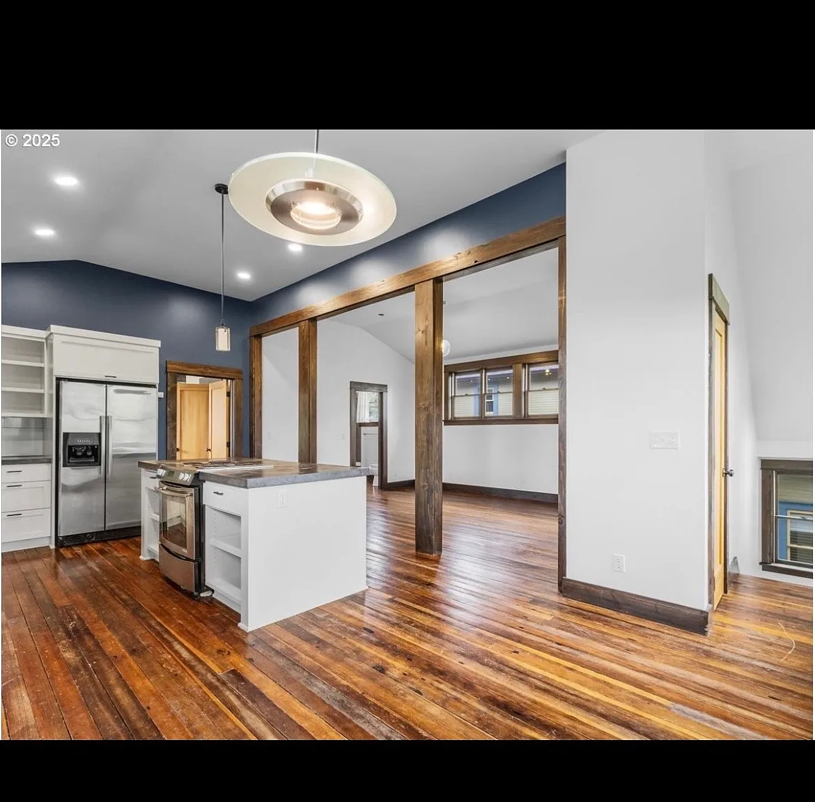 2 bed, 1200 sqft, $2,300 — Photo 3