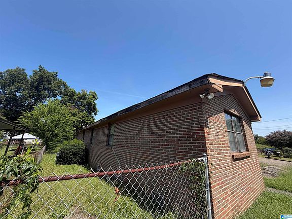 3rd image of 3624 Virginia Ave