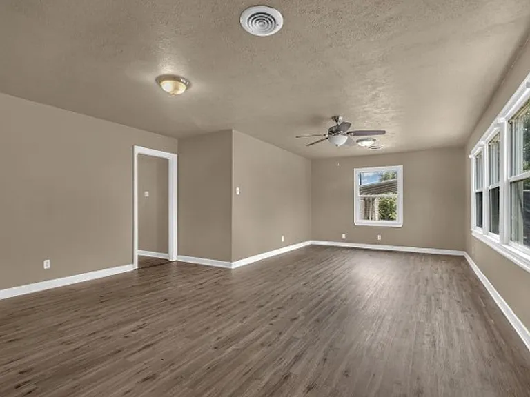 1220 California St — Photo 3
