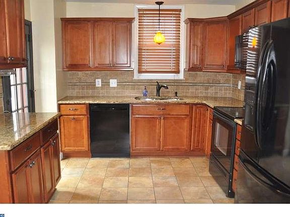 4th image of 180 W Albemarle Ave