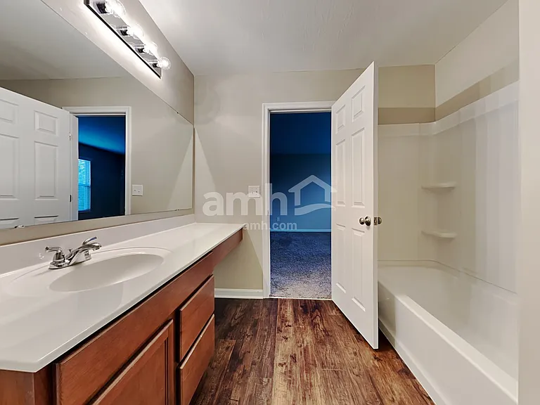 5454 Windsor Ct — Photo 17