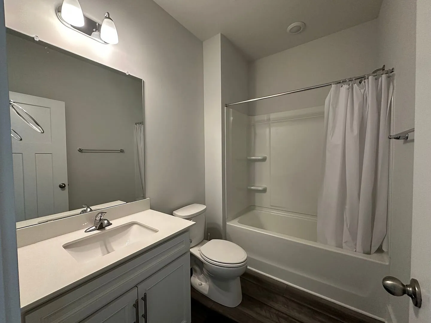 Fantastic Location & Price with Bonus Room! — Photo 4