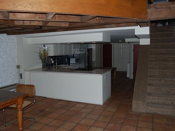 5th image of 66 W 83rd St