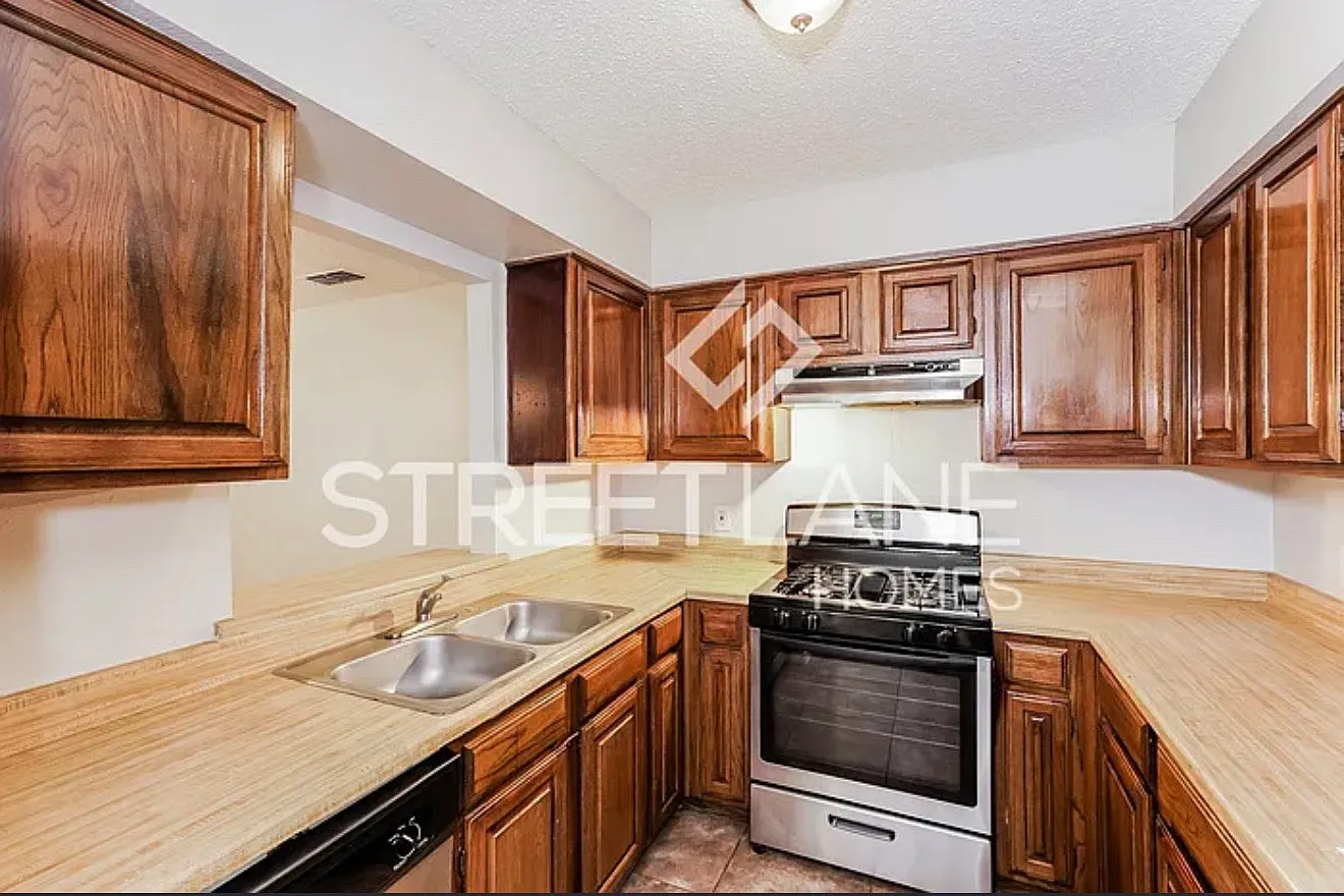 3 bed, 1253 sqft, $1,800 — Photo 3