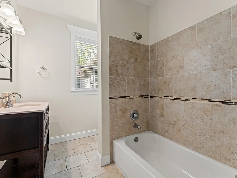 3919 Claycut Rd — Photo 21