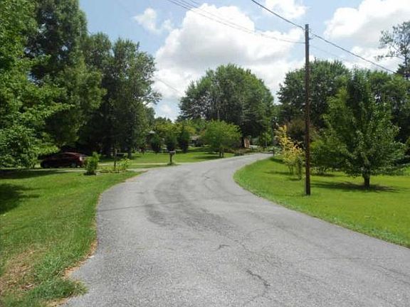 4th image of 810 Meadow View Dr