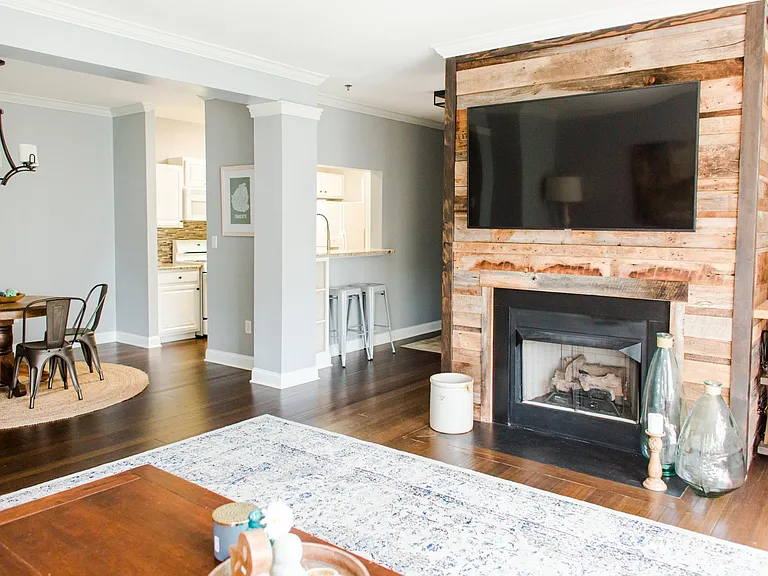 Living Room / Dining Room / Entryway