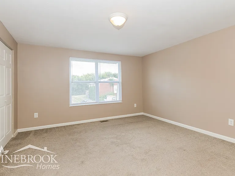 7649 Mount Hood Dr — Photo 9
