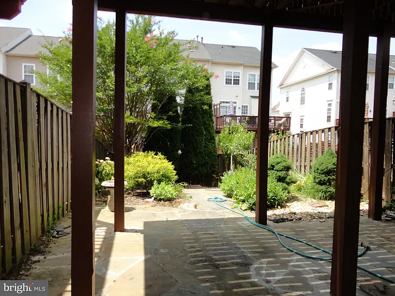 24699 Kings Canyon Sq — Photo 31