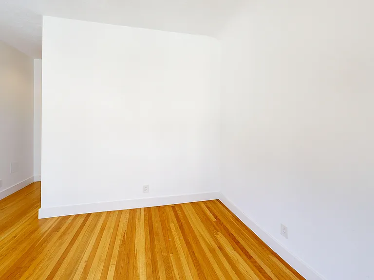 2975 Van Ness Ave — Photo 11