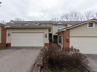 5762 Drake Hollow Dr W, West Bloomfield, MI 48322