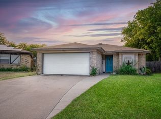 8816 Las Vegas Ct, White Settlement, TX 76108