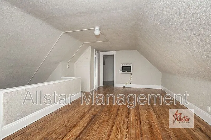 3 bed, 2.0 bath, 1609 sqft, $1,015 — Photo 3