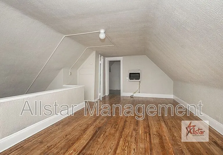 11602 Tuscora Ave #UP — Photo 3