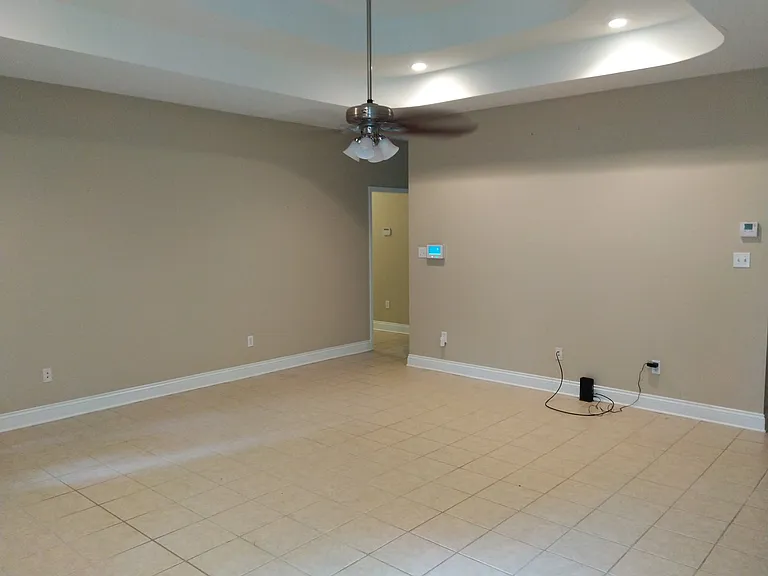 1205 Commanche St — Photo 2