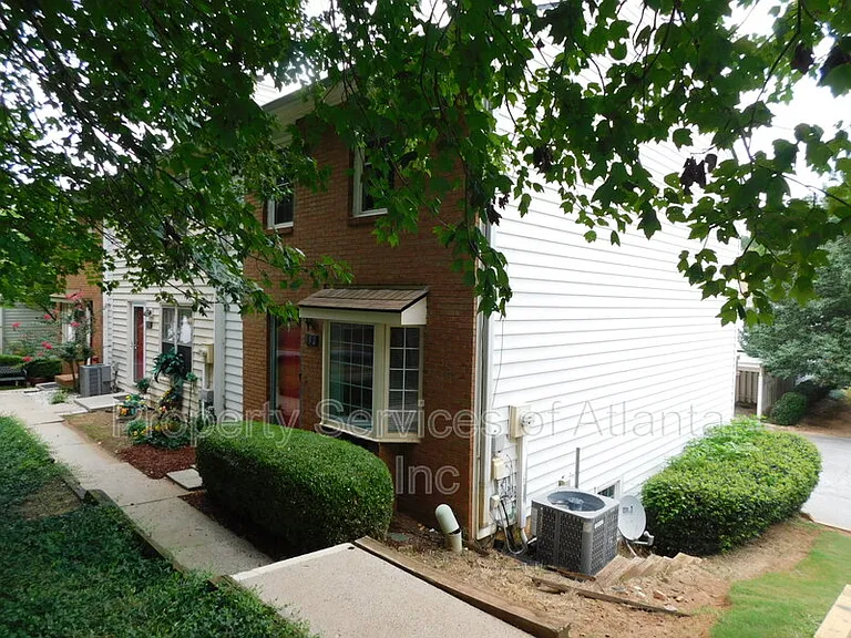 192 High Creek Dr — Photo 2