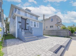 19 Parma Rd, Island Park, NY 11558