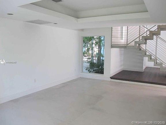 3rd image of 1905 S Oak Haven Cir