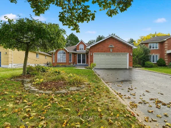 5 Saint Johns Ct, Uxbridge, ON L9P 1M3