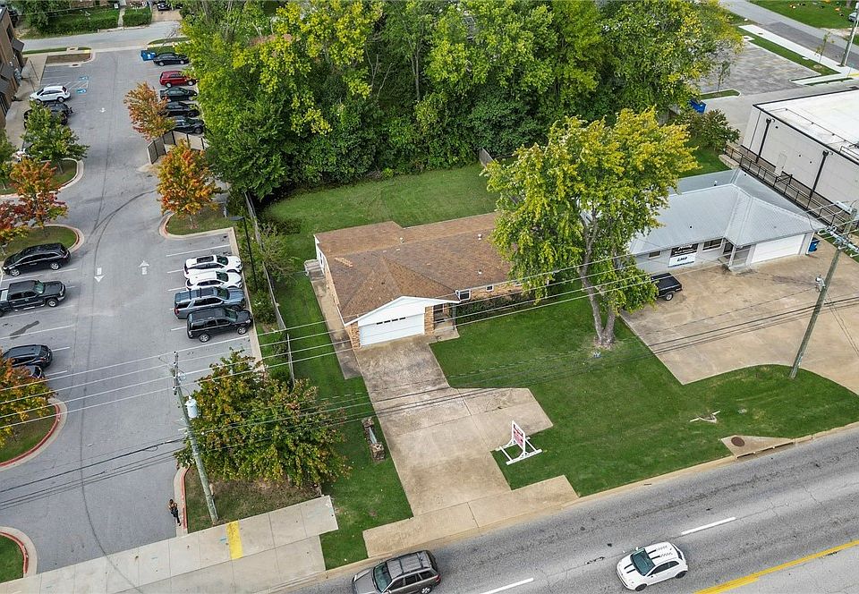 1st image of 105 SE 14th St