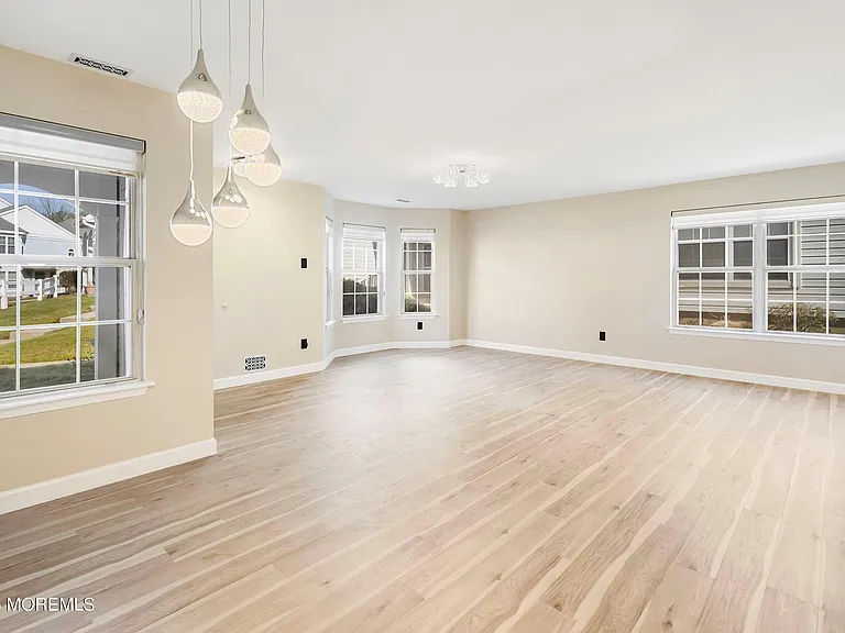 103 Hyacinth Ln — Photo 6