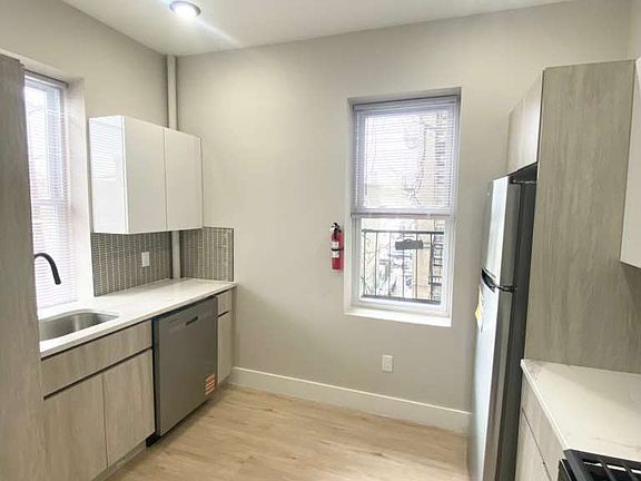 3rd image of 5008 Palisade Ave #U4b