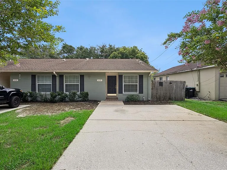 2725 Mayer St — Photo 1