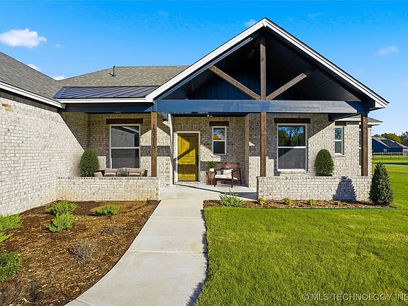 7th image of this home