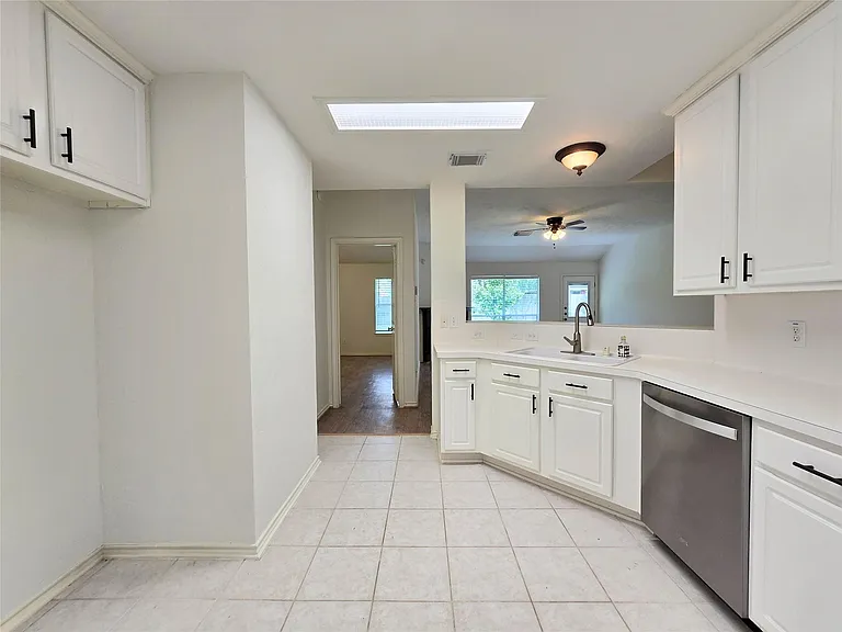 147 W Russet Grove Cir — Photo 14