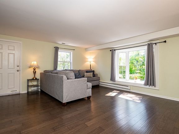 5th image of 28 Morgan Dr Unit 28