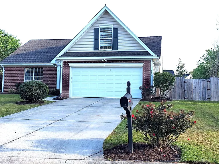 115 Remington Dr — Photo 1