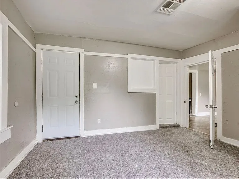 407 SE 25th St — Photo 10
