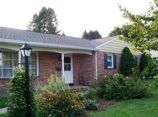 25 N Old Stonehouse Rd, Carlisle, PA 17015