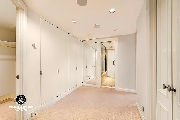 Sold by Coldwell Banker Warburg | media 16