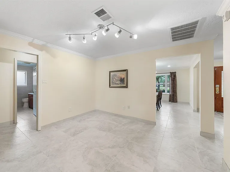 14702 Westway Ln — Photo 13