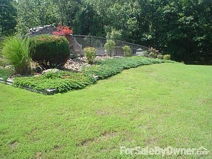 2nd image of 104 Ravenwood Pl