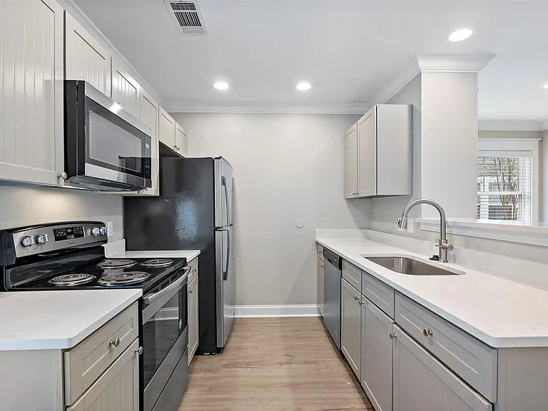 1725 Harvey Mitchell Pkwy S #1112 — Photo 12