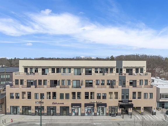 2nd image of 856 N Old Woodward Ave #407