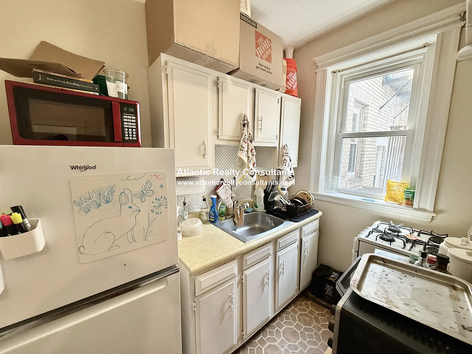 Studio, 350 sqft, $2,000 — Photo 3