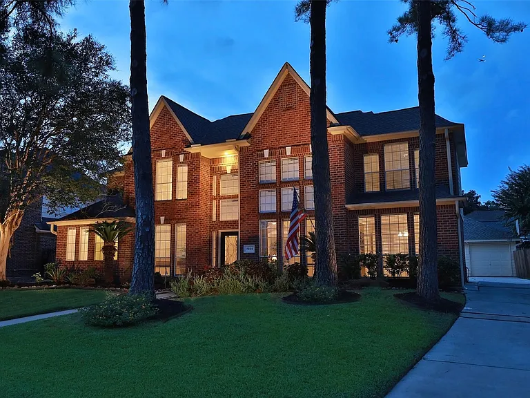7906 Tizerton Ct — Photo 3
