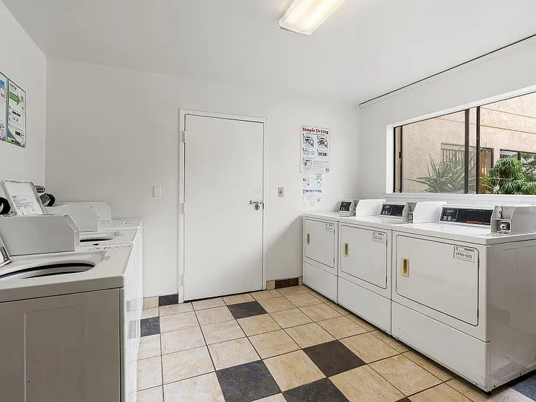 Woodland Trio Apartments — Photo 47