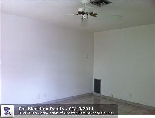 3rd image of 420 NE 45th St #1